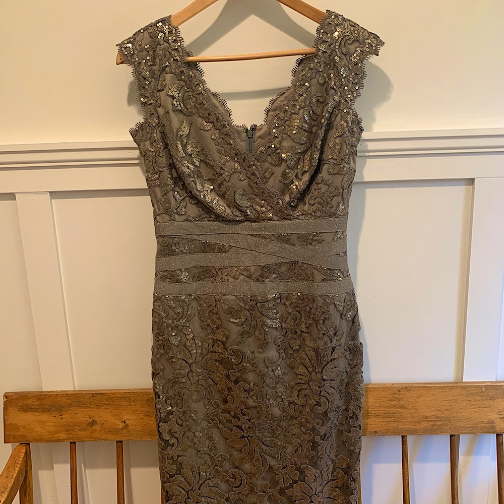 Excellent condition Tadashi Shoji beaded/sequin cocktail dress.